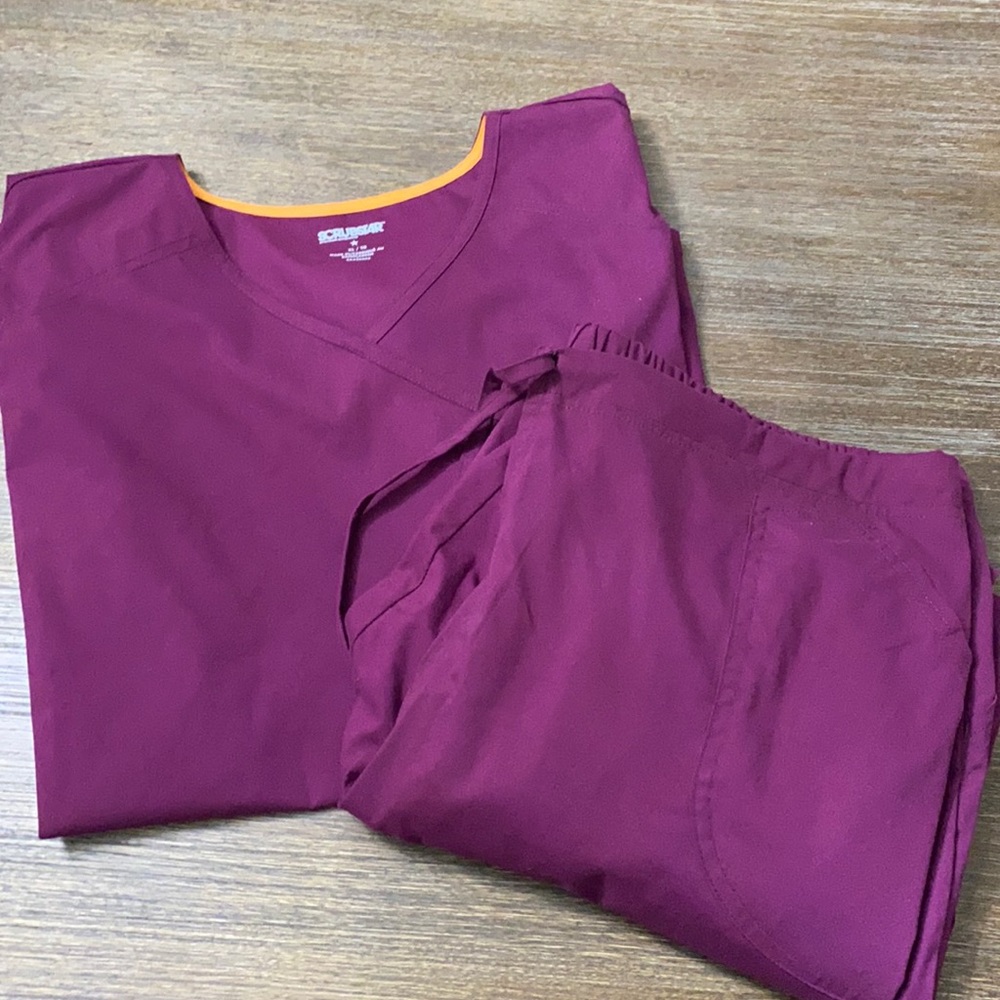Brand new Scrubstar scrub set